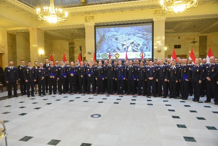 Kitntettk a trkorszgi mentakciban rszt vev szakembereket